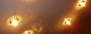 Расположение светильников на потолке: правила игры со светом