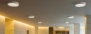Встроенные потолочные светильники: как удачно задействовать лампы в интерьере?